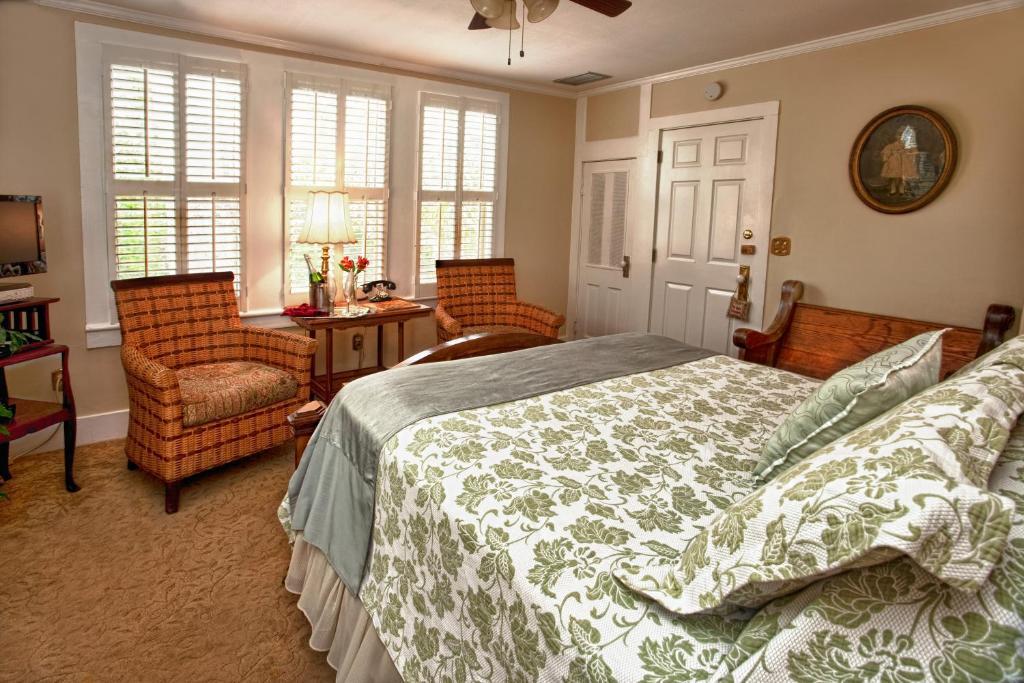 Premium Queen Room